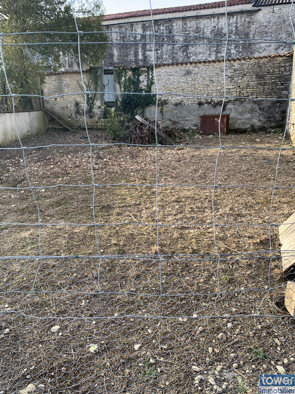 Maison - 200 m² - 1 pièce