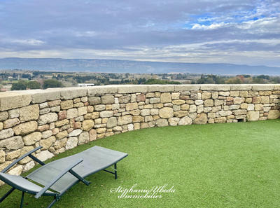 Maison - 235 m² - 6 pièces