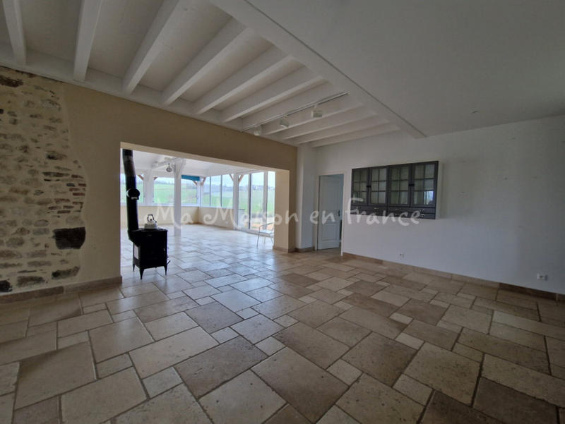 Maison - 367 m² - 13 pièces