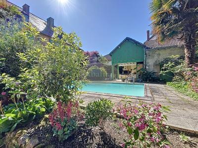 Château - 445 m² - 9 pièces