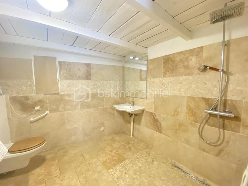 Demeure - 220 m² - 6 pièces