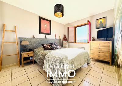 Maison traditionnelle - 90 m² - 4 pièces