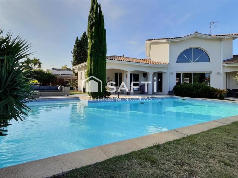 Villa - 165 m² - 6 pièces
