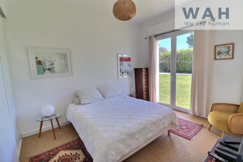 Villa - 283 m² - 8 pièces