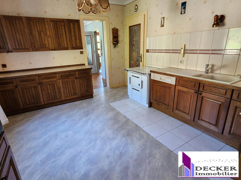 Maison - 239 m² - 10 pièces