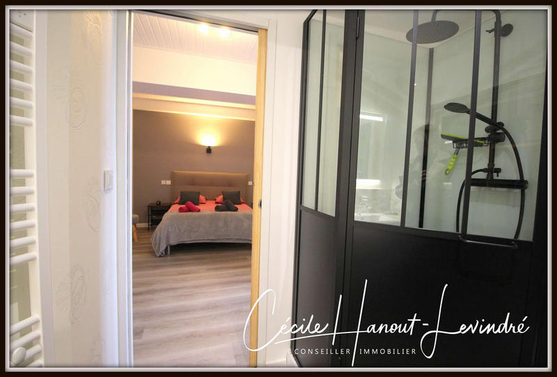 Maison - 355 m² - 17 pièces