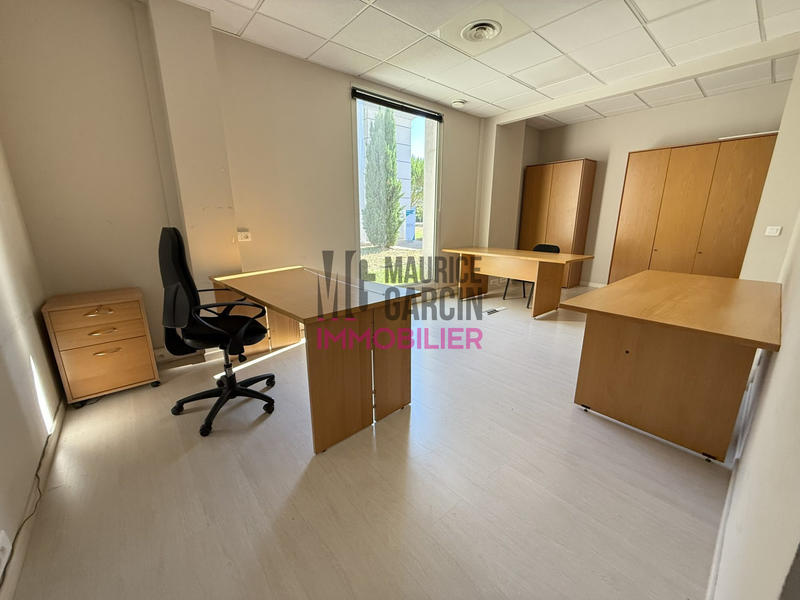 Bureau - 220 m² - 9 pièces