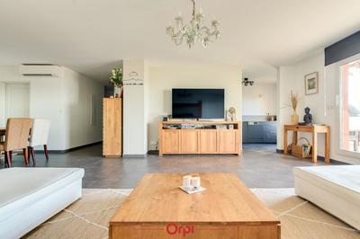 Appartement - 126 m² - 5 pièces