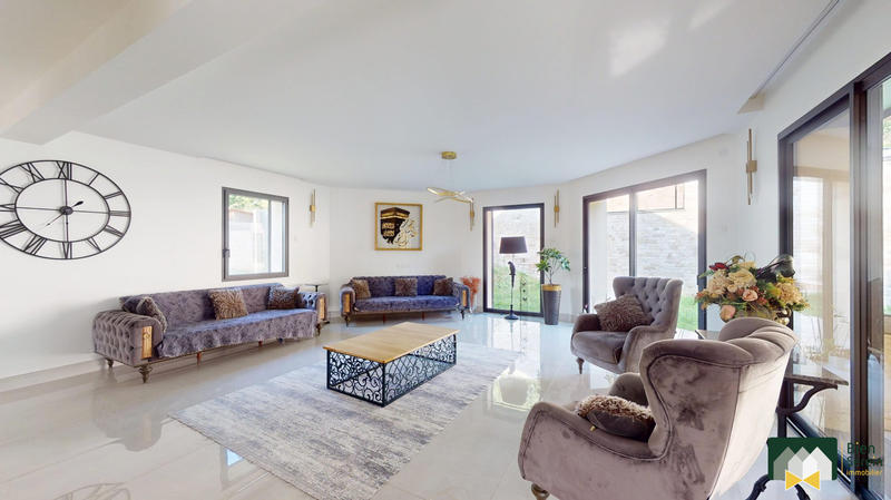 Villa - 315 m² - 8 pièces