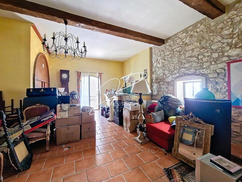 Maison - 238 m² - 8 pièces