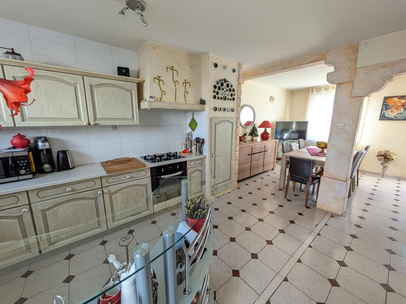 Maison - 82 m² - 7 pièces