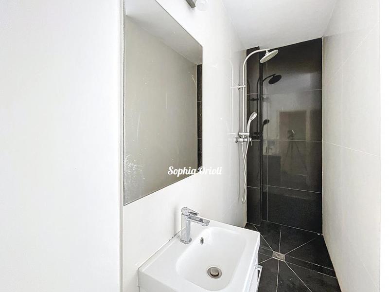 Appartement - 81 m² - 5 pièces