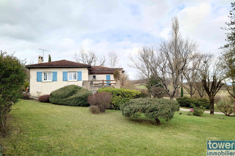 Maison - 220 m² - 10 pièces