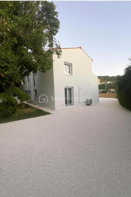 Maison - 99 m² - 4 pièces