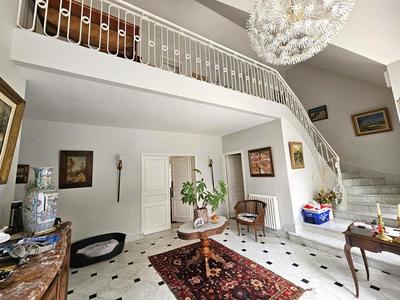 Propriété - 318 m² - 8 pièces