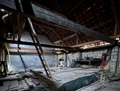 Grange - 160 m² - 1 pièce