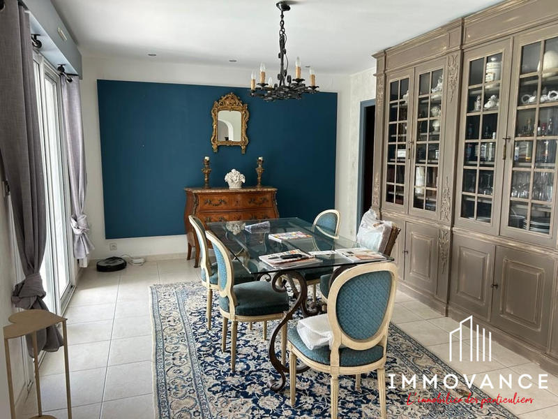 Villa - 200 m² - 6 pièces