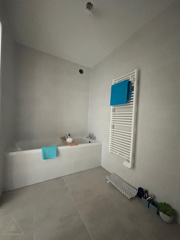 Appartement - 86 m² - 4 pièces