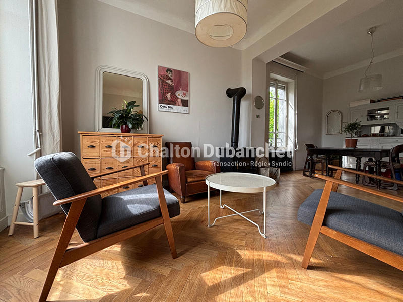 Maison - 200 m² - 8 pièces