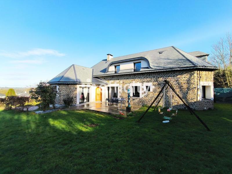 Maison - 166 m² - 7 pièces