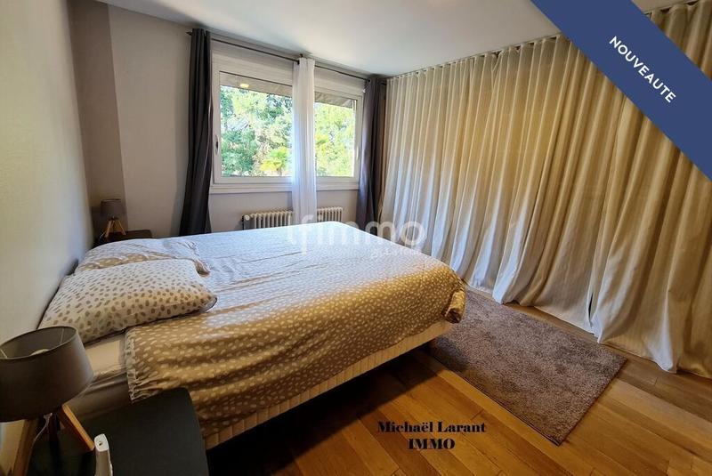 Propriété - 484 m² - 7 pièces