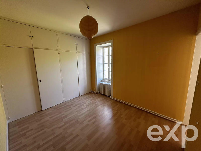 Maison - 180 m² - 8 pièces