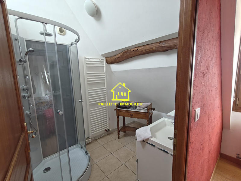 Maison - 210 m² - 8 pièces