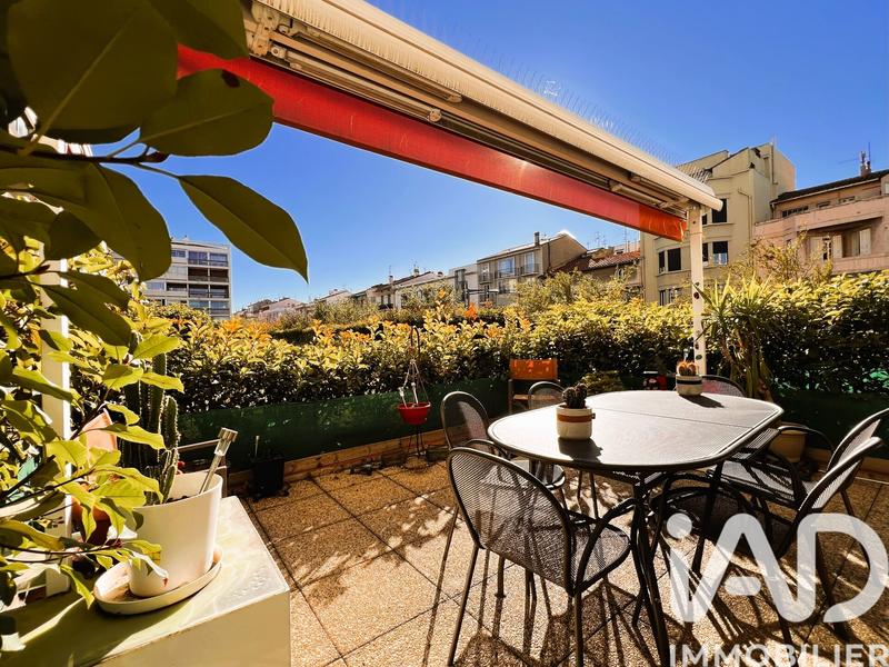 Appartement - 90 m² - 4 pièces