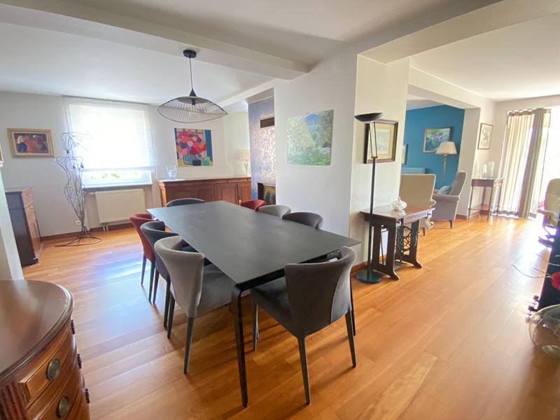 Maison - 208 m² - 8 pièces