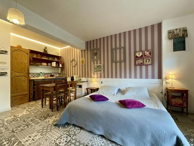 Maison - 430 m² - 16 pièces