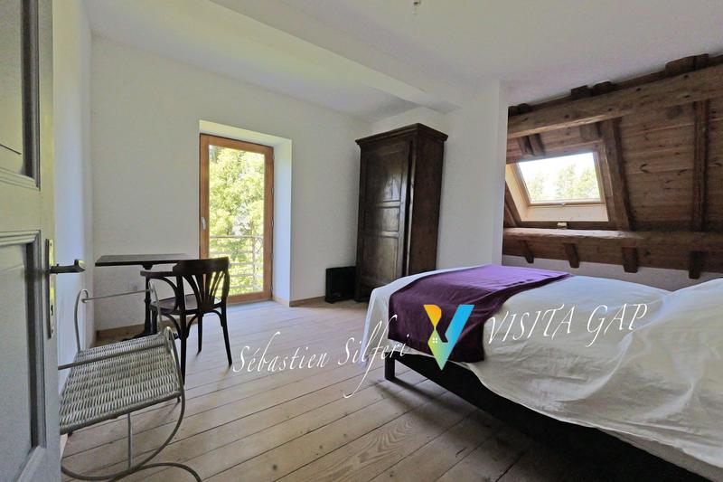 Maison - 223 m² - 12 pièces