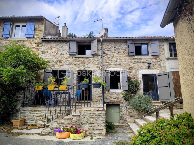Maison en pierre - 74 m² - 3 pièces