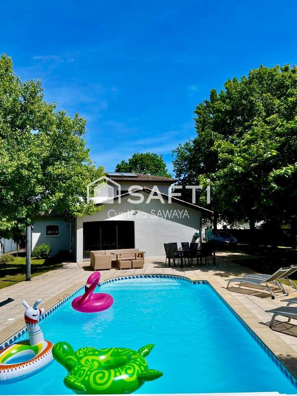 Maison - 180 m² - 7 pièces