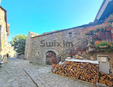 Maison de village - 94 m² - 2 pièces