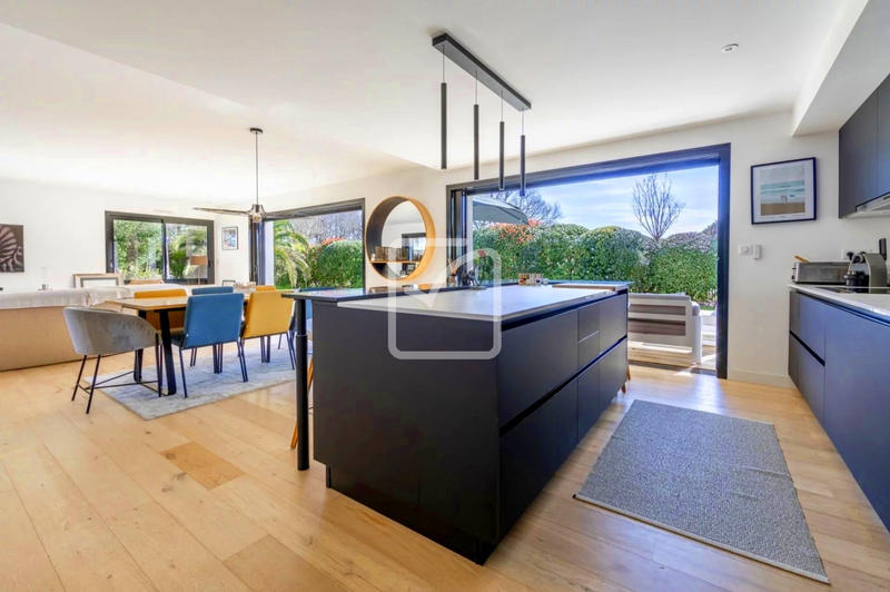 Maison - 160 m² - 6 pièces