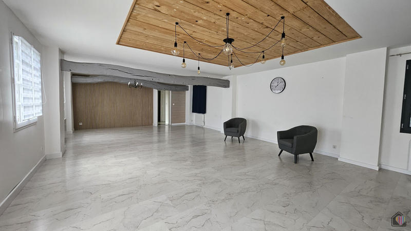 Maison traditionnelle - 173 m² - 6 pièces