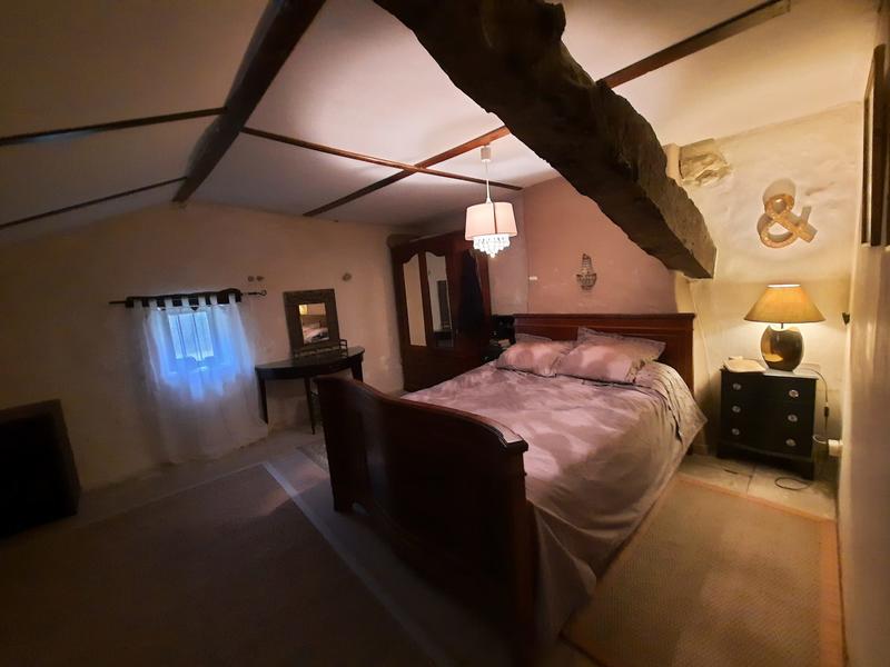 Maison traditionnelle - 302 m² - 7 pièces