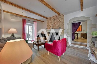Maison - 245 m² - 9 pièces
