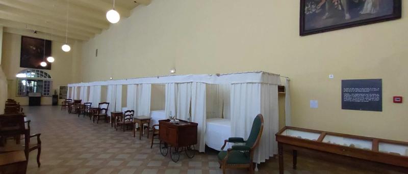 Musées de Charlieu : Musée Hospitalier et Musée de la Soierie