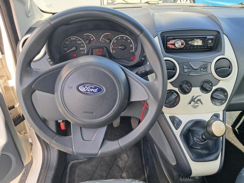 Ford Ka 1.2i essence 70 cv