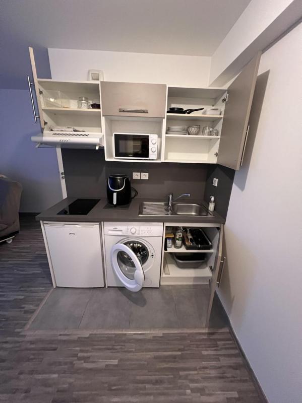 Studio - 25 m² - 1 pièce
