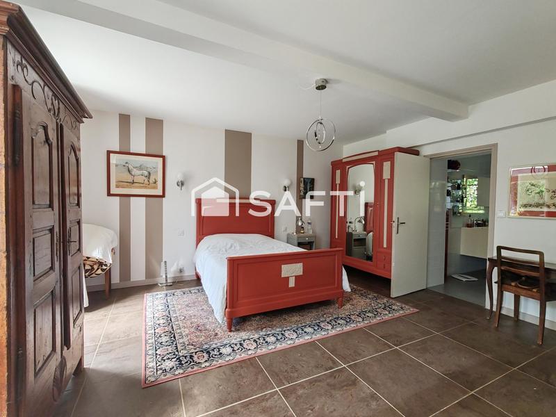 Maison - 249 m² - 8 pièces