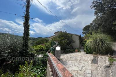 Maison - 190 m² - 8 pièces