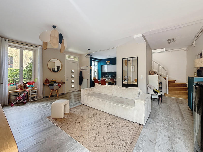 Maison - 90 m² - 4 pièces