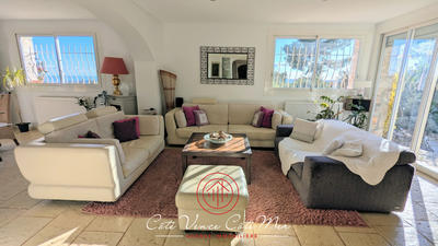 Maison - 272 m² - 9 pièces