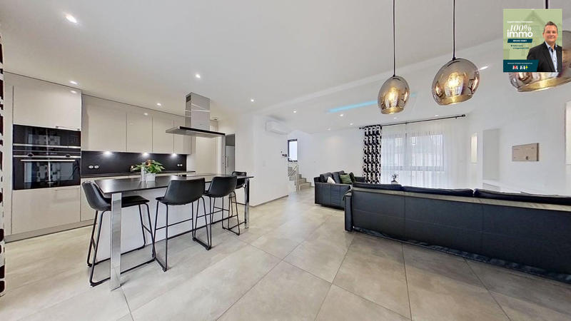 Maison - 158 m² - 6 pièces