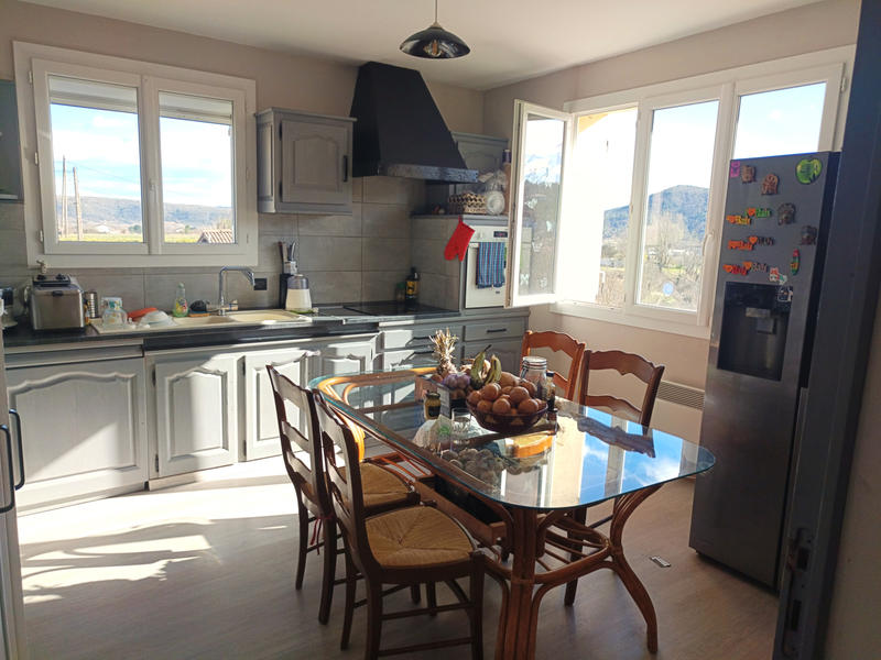 Maison - 170 m² - 9 pièces