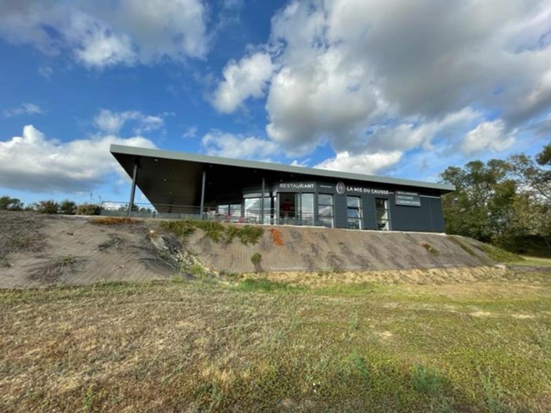 Local commercial - 324 m²