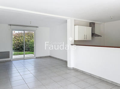 Maison - 99 m² - 5 pièces