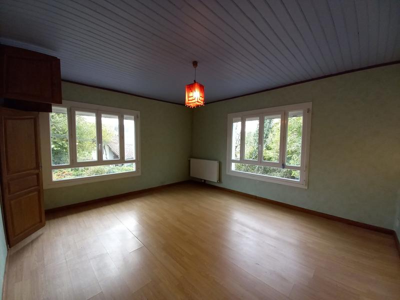 Maison traditionnelle - 215 m² - 8 pièces